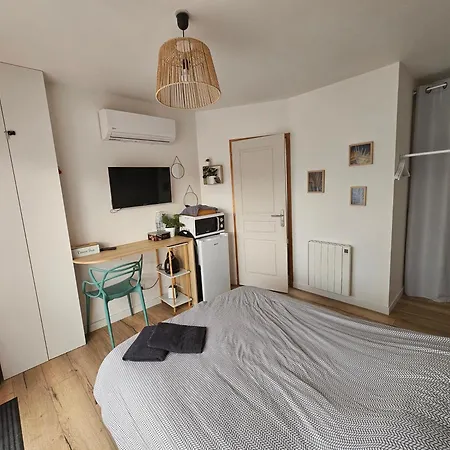 فندق مبيت وإفطار Independante, Privee Climatisee Avec Parking مونْتوبا